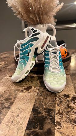 Women’s Air Max Plus Sneakers 