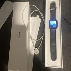 Apple Watch Series 3 42mm Aluminum 
