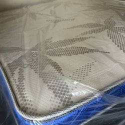 Queen Size Plush Pillow Top 
