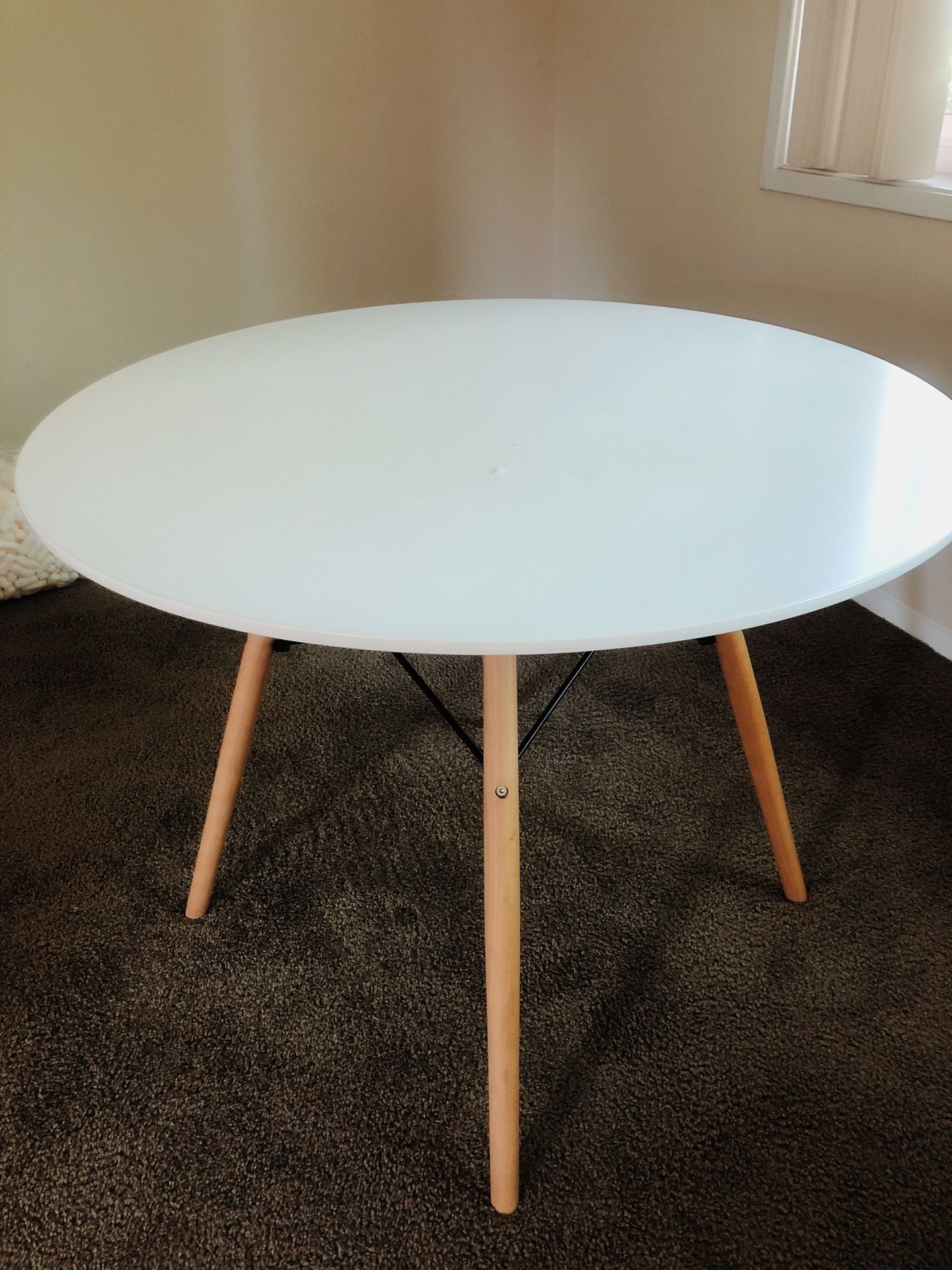 Minimalist White, Round Dining Table