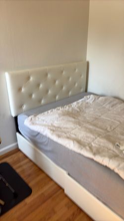 Full size bed with drawers