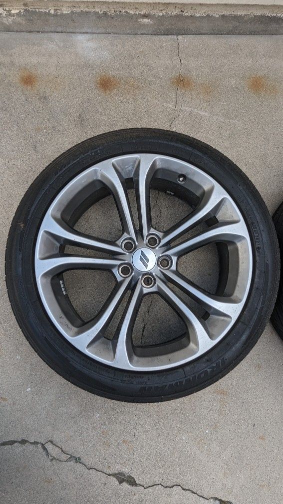 Chrysler/Charger/Challenger Factory OEM Wheel. 245/45/20. 20X9 Wheel & Tire