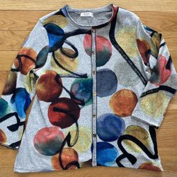 Jess & Jane Bold Print with Button Detail Pullover Sweater - L