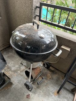 Weber Kettle Charcoal Grill