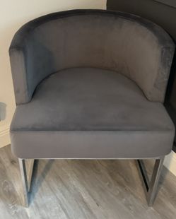 Like New Grey Velvet Barrel Chair. If It’s Posted It’s Available. Only Msg When Ready To Pick Up.