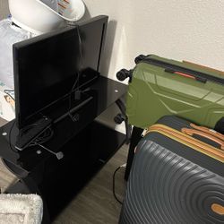 Tv / Tv Stand 