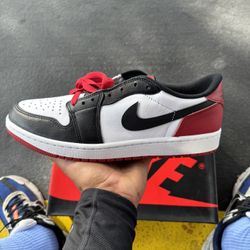 Jordan 1 Low OG Black Toe 