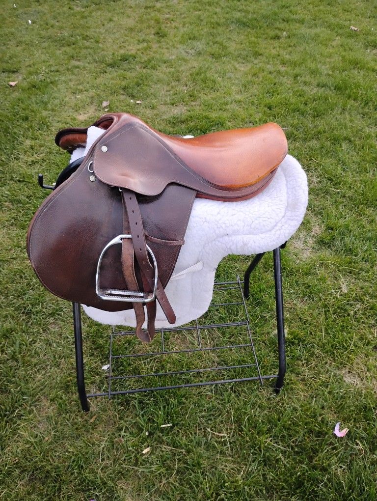 Crosby English Saddle