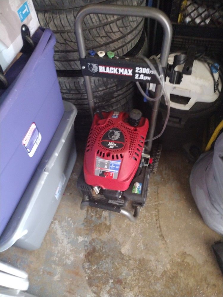 Black Max Pressure Washer 2300 PSI