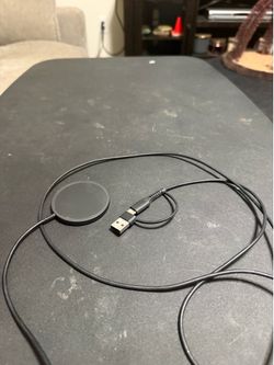 Magnetic phone charger