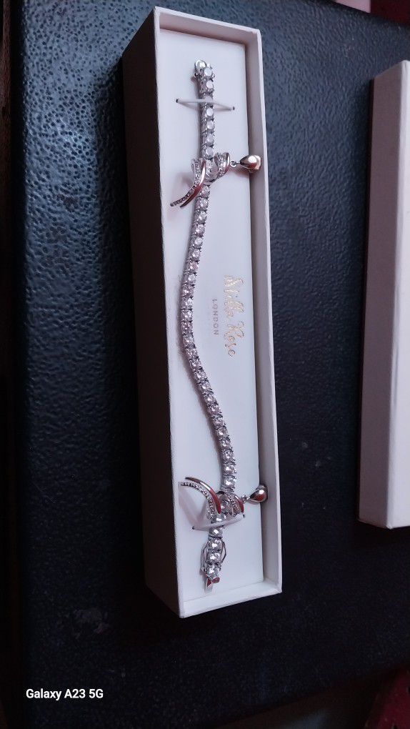 Stella Rose London Bracelet And Earring Set