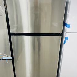 🔥🔥30” Midea Top Freezer Refrigerator 