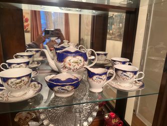 Porcelain Tea Set with Bird Motif
