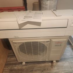 Fujitsu 24k BTU Minisplit