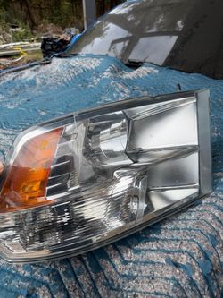 OEM-Style Headlight Assembly with Amber Corner