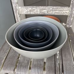 Crate & Barrel 5 pc Mixing Bowls