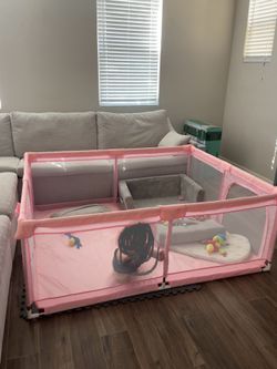 Baby or pet play yard fence / Corral Para Bebé O mascotas 