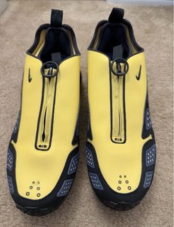 Nike Air Max Sunder Gold Mens size 14 Women’s size 15.5 Running Shoes New