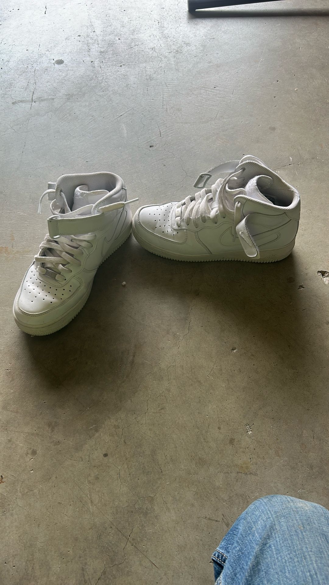 Nike Air Mid