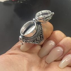 Size 9 sterling silver moonstone poison ring 