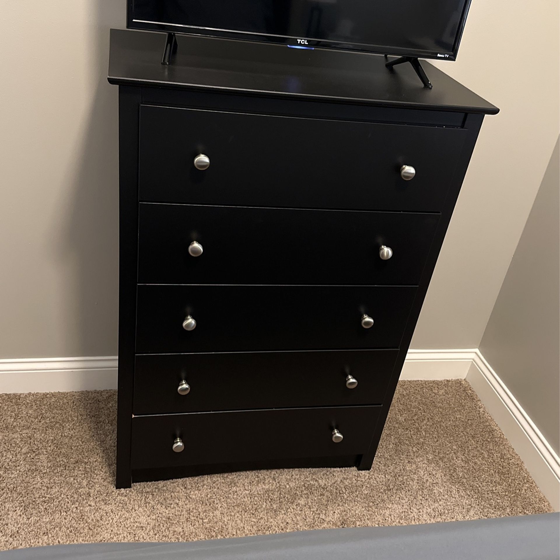 5 Drawer Dresser for Sale in Cleveland, OH OfferUp