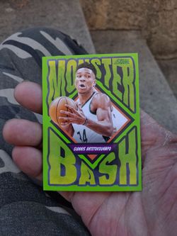 2026 Panini Score-A-Treat Giannis Antetokounmpo (#251) Milwaukee Bucks "Green Border Monster Bash"  insert card. Near Mint/Mint Condition.