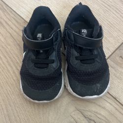 Kids Nike Sneakers Size 6c