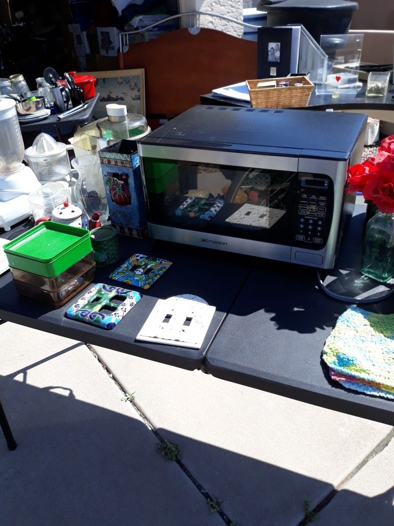 Microwave, Kitchen Items, Make An Offer