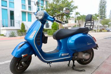 2015 300cc Vespa GTS