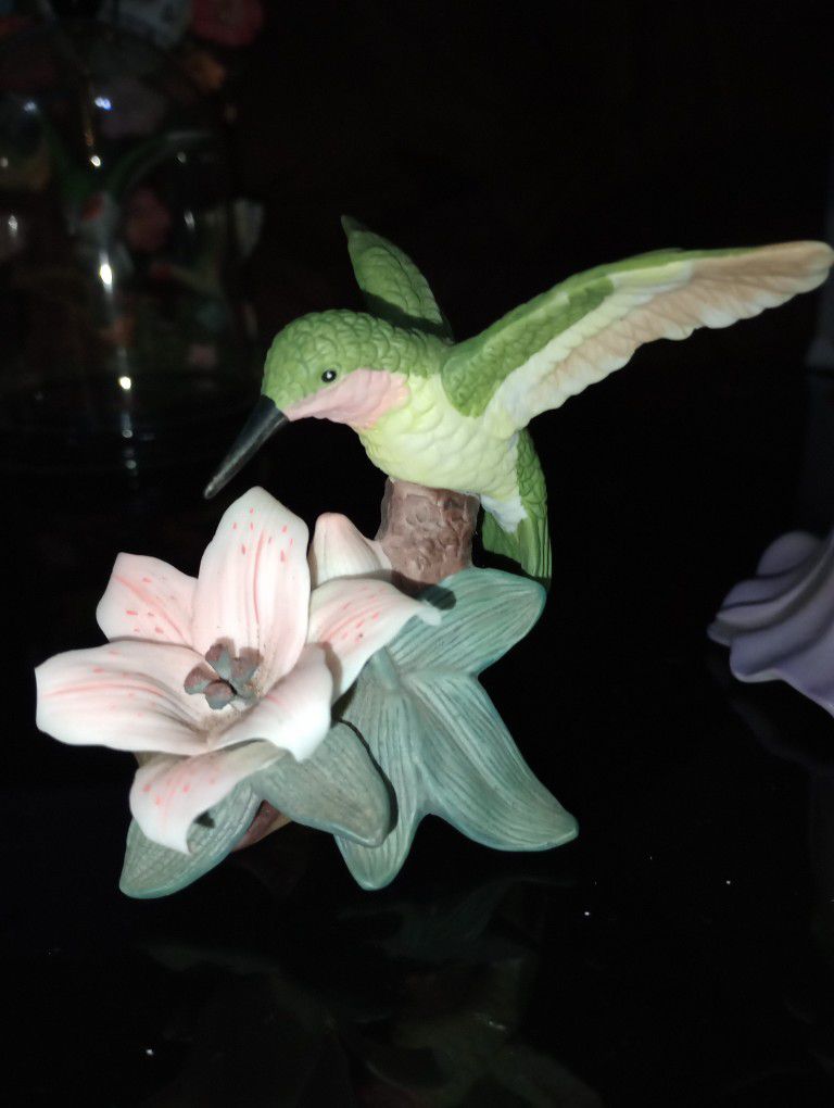 Avon Hummingbird Figurines 