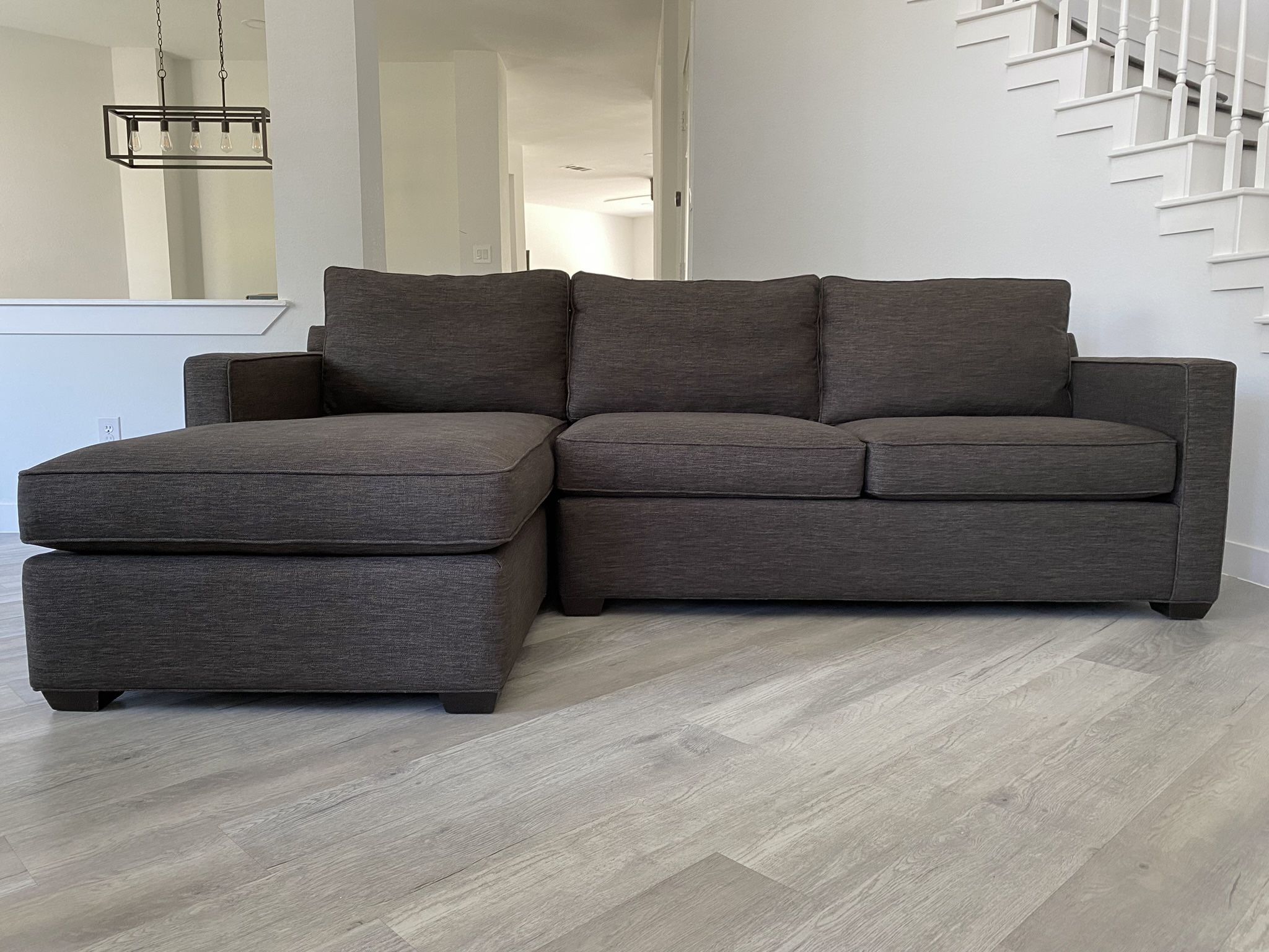 Crate & Barrel Barrett II Sectional 102” (FREE DELIVERY)