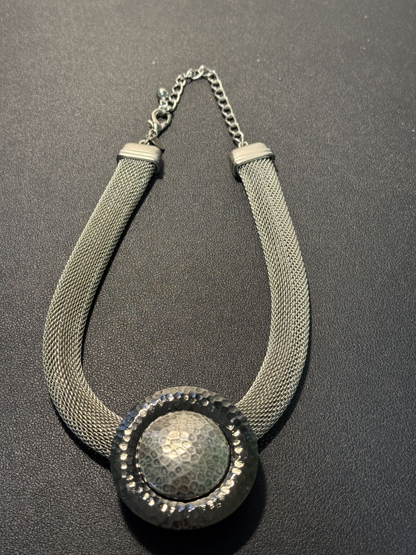 Chico’s Vintage 1980s Hammered Metal Pendant Mesh Chain Statement Necklace 9”