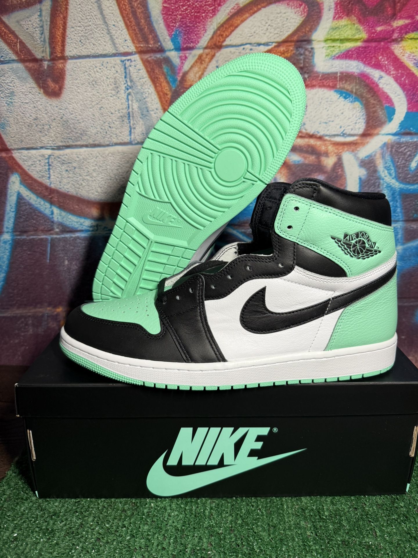 Jordan 1 High Og Green Glow 13m New DS