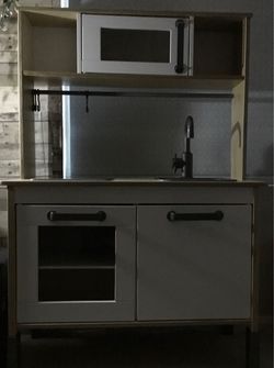 IKEA toy kitchen (OBO)