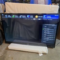 60" SHARP AQUOS Quattron LC-60LE832U