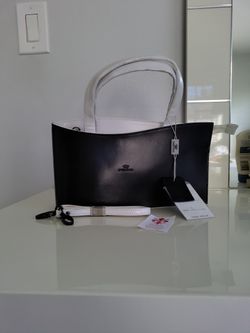 Daniela Moda Women's Clutch Purse