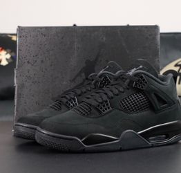 Black cat Jordan 4