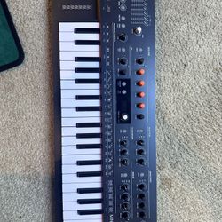 Arturia MiniFreak 37-Keys Synthesizer