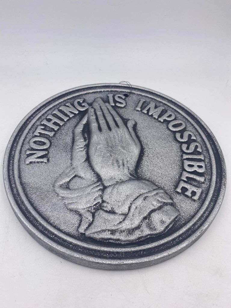 Praying Hands "Nothing is Impossible" Circle Wall Decor Great Condition