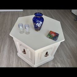 Table, Coffee Table, Wood, Good Condition.