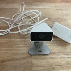 4 Xfinity Security Cameras  Gently Used. I HAVE 4 Of Them