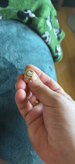 Anillo 14k con incrustaciones de 18k en foma de pepitas 10.9 gramos