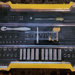 DEWALT 