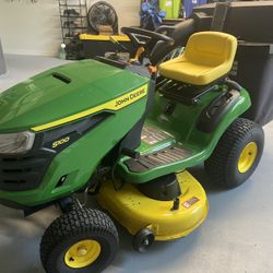 John Deere S100 42 in. 17.5 HP Gas Hydrostatic Riding Lawn Mower