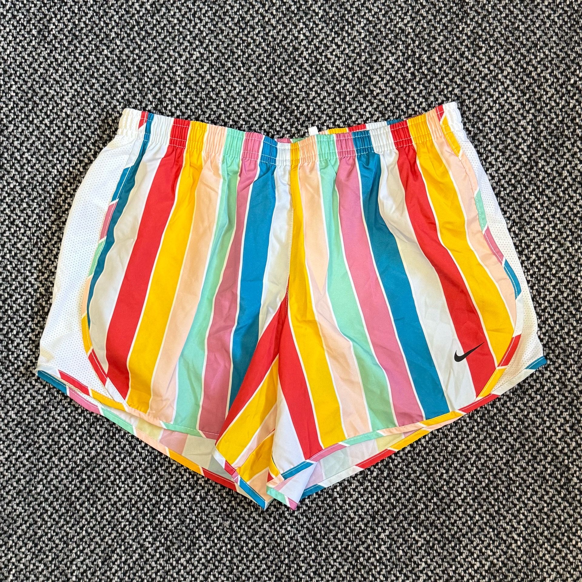 NIKE DRI-FIT RAINBOW STRIPED SHORTS SIZE GIRLS X-LARGE