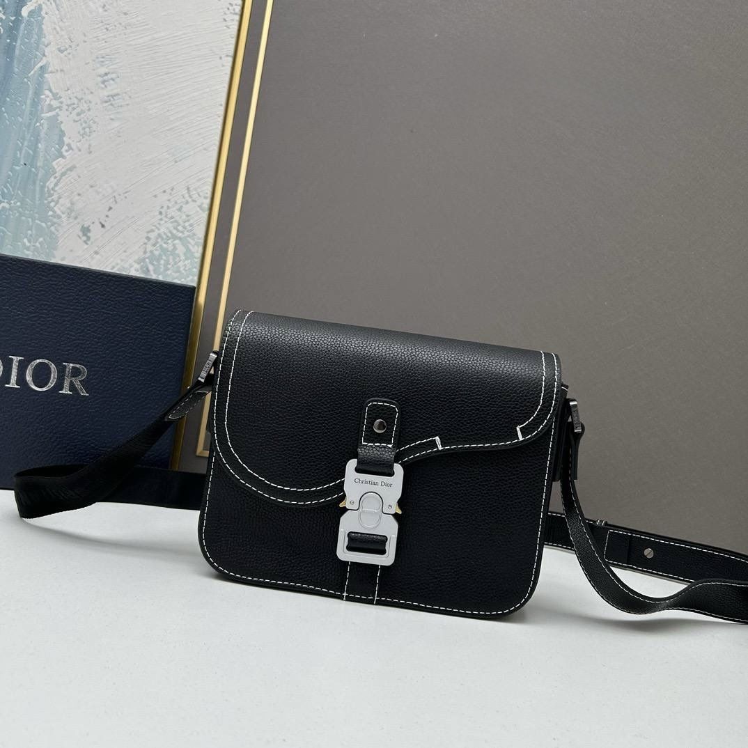 Small Saddle Messenger Bag with Flap