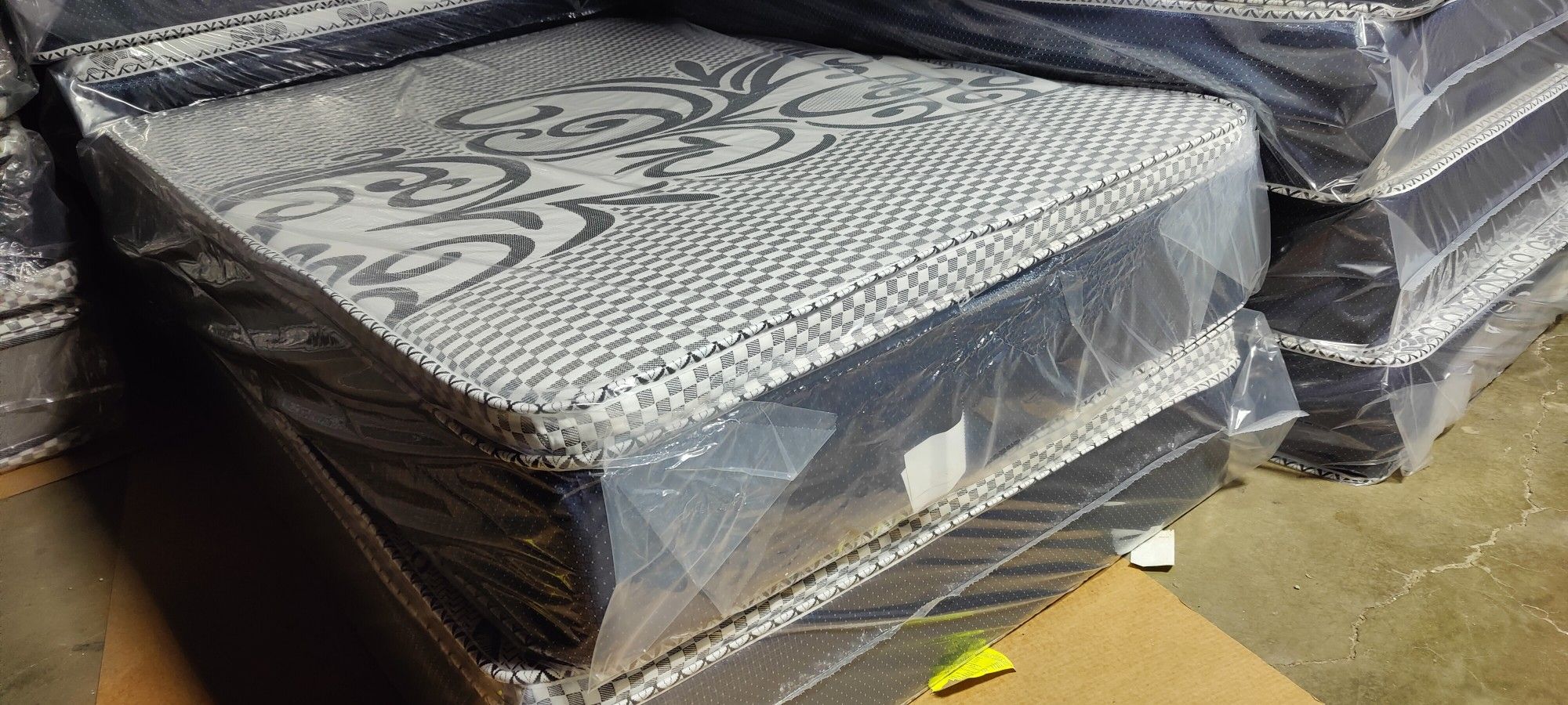 Pillow Top Mattress And Box Spring
