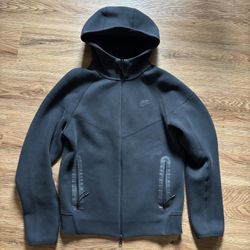 black nike tech