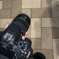 Canon EOS Rebel T7 