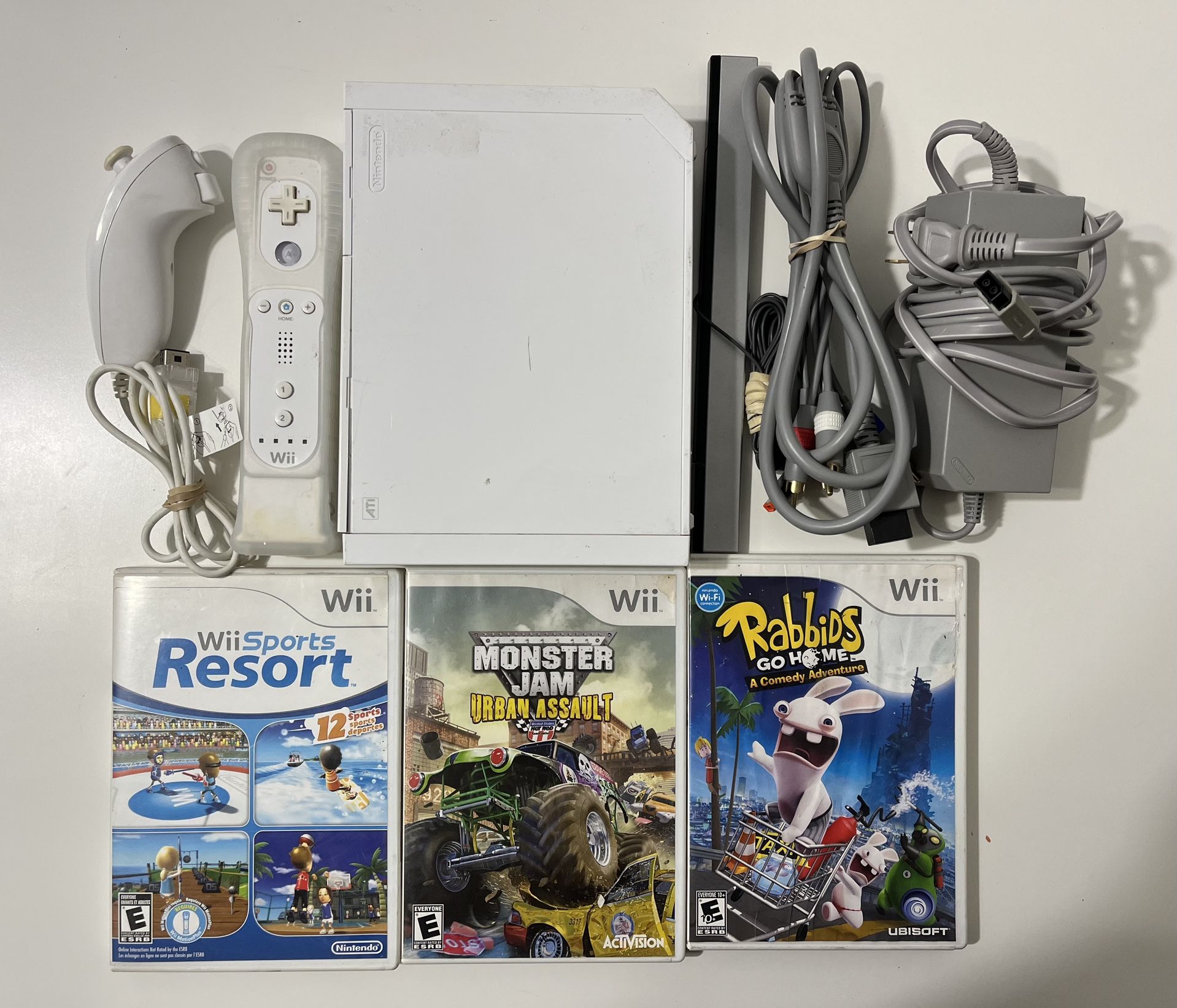 (Read) Nintendo Wii Sports Bundle